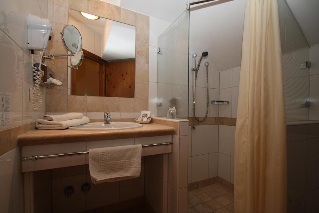 Hotel-Restaurant Gasthaus Bonimeier Niedergottsau Room photo